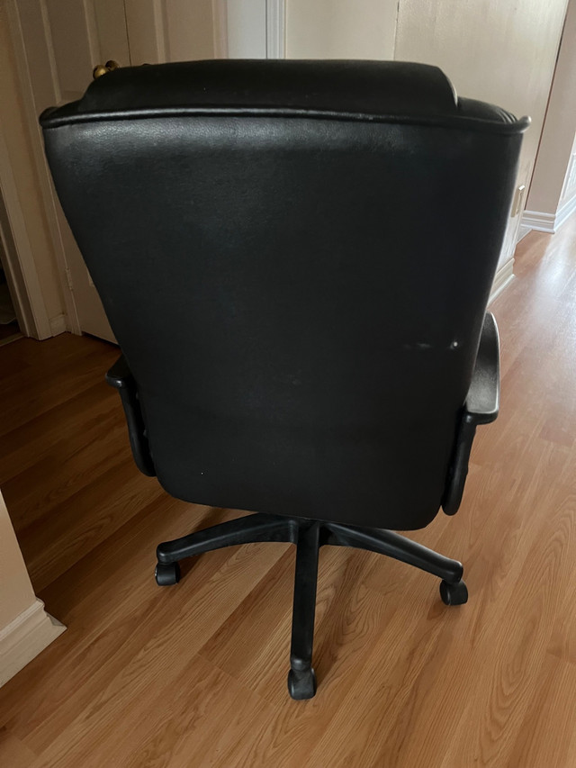 Computer Chair  in Chairs & Recliners in Markham / York Region - Image 2