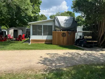 HEALTH FORCES SALE!! Located on a seasonal lot in the popular Summer Hill Driftwood Beach Resort in...