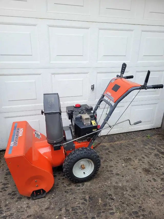 Noma 27" snowblower in Snowblowers in Kitchener / Waterloo - Image 7