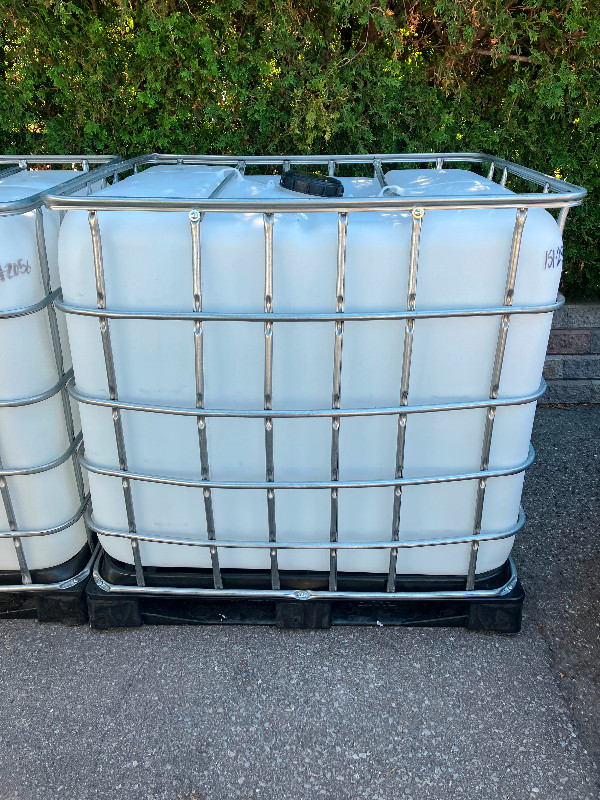 IBC Totes 1000L in Other Business & Industrial in Mississauga / Peel Region - Image 2