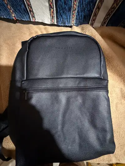 amazonbasics travel laptop backpack black AmazonBasics Slim Carry On Backpack (Weekender)