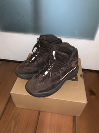 Adidas yeezy desert boot size 8 1/5