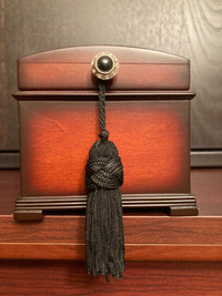 BOMBAY MUSICAL RING BOX WITH TASSEL