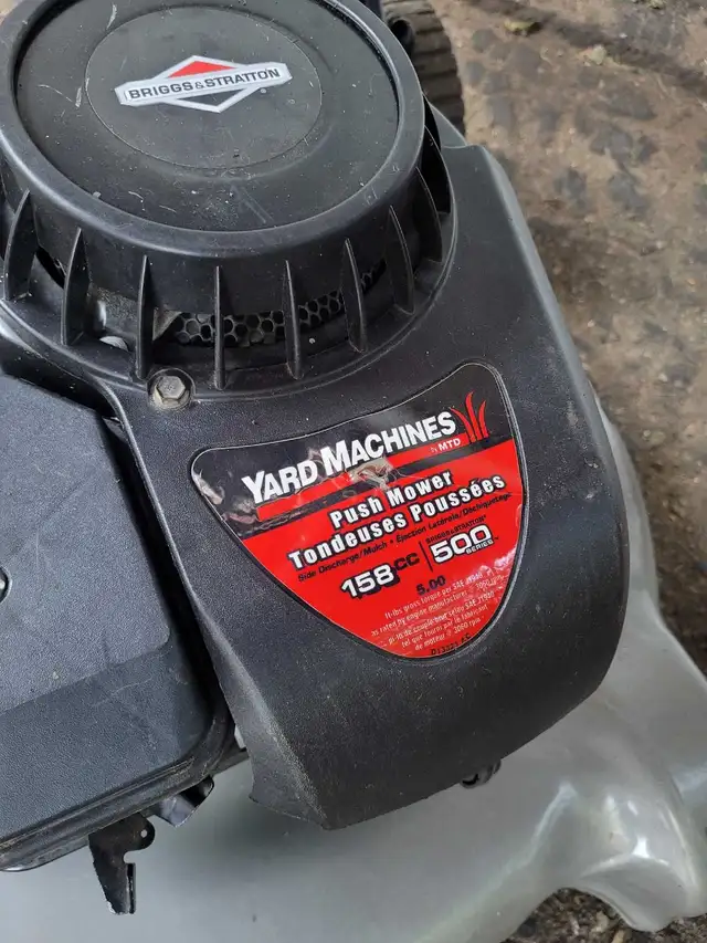 Yard machines push mower  in Lawnmowers & Leaf Blowers in Kitchener / Waterloo - Image 3