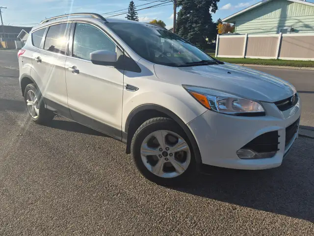 AWD Escape 2014578311186548019209