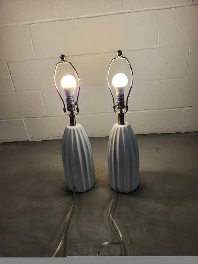 Modern Table Lamps, Set of 2 in Indoor Lighting & Fans in City of Toronto - Image 3