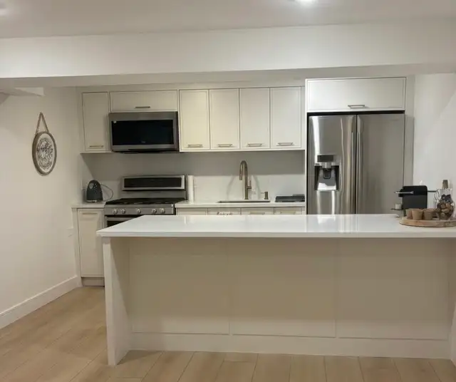Psychotherapy / RMT treatment room available for rent in Commercial & Office Space for Rent in Markham / York Region - Image 4