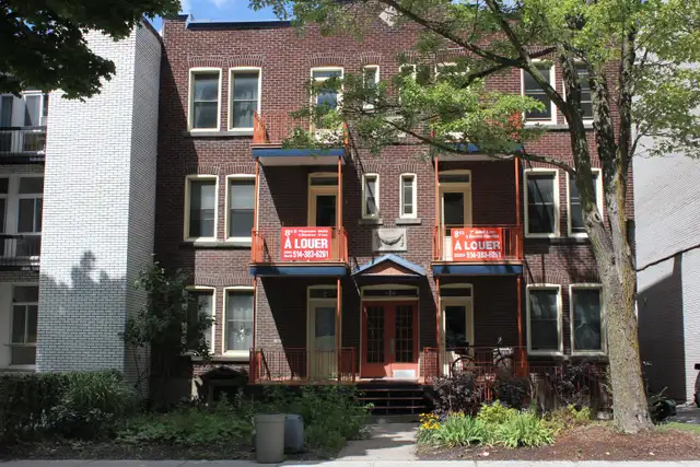 Métro Edouard Montpetit, Grand 51/2(3 cac) chauffé 1995.$