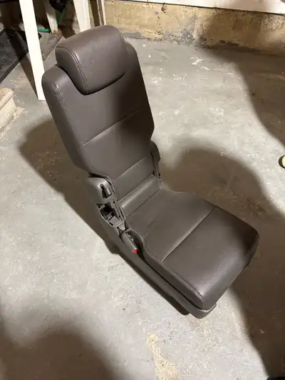 2014 Honda Odyssey Rear Middle Seat $100 OBO