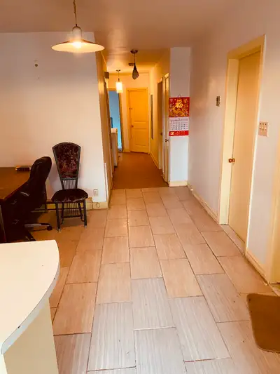 La chambre est disponible en February 2026. Elle comprend le chauffage, l'électricité, l'eau chaude,...