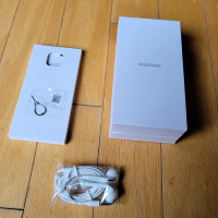Samsung Galaxy S6 Box + Handsfree Kit + Sim Tool