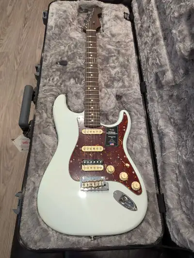 2021 all rosewood neck Strat. Sonic Blue HSS with coil split. Hardshell flight case. Bought new at L...