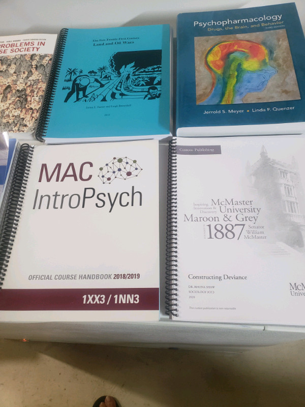 Mcmaster Un
iversity  Books  in Textbooks in Hamilton - Image 2