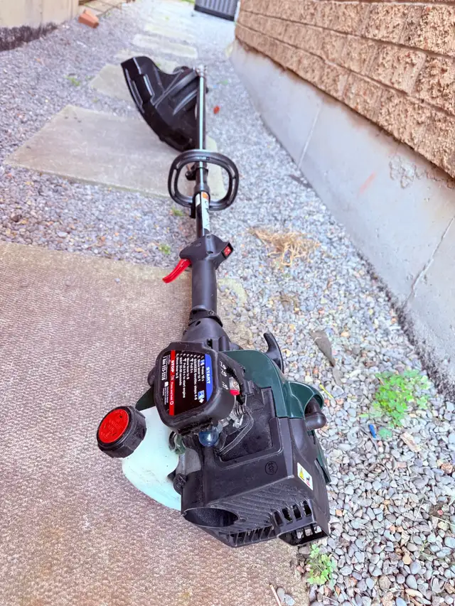 Yardworks 25cc Straight Shaft Gas Grass Trimmer in Lawnmowers & Leaf Blowers in Markham / York Region - Image 6