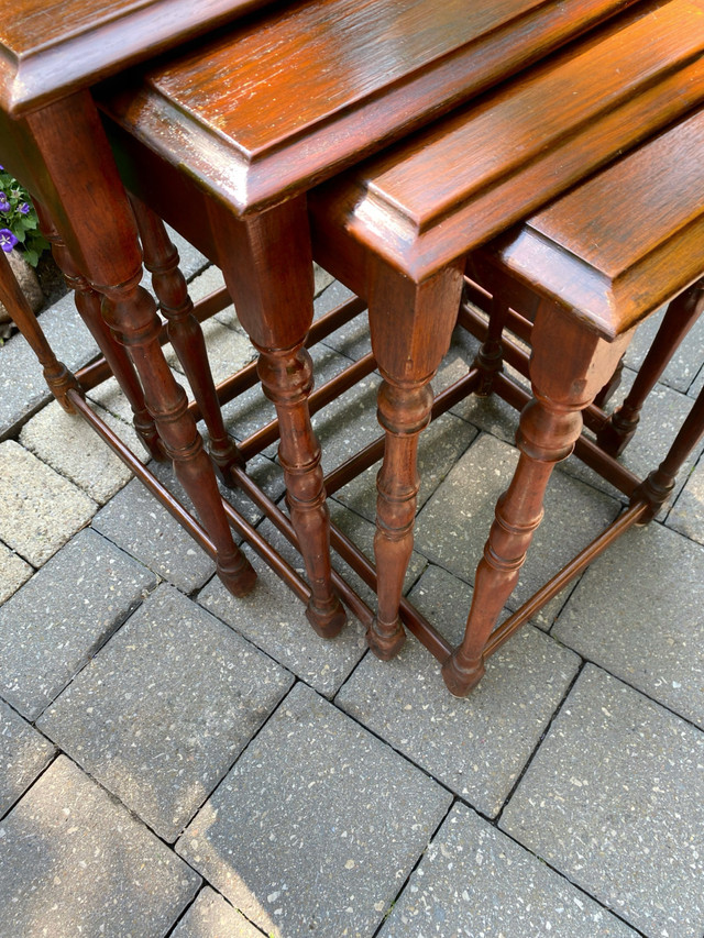 ⭐️⭐️4 antique mahogany nesting tables⭐️⭐️ in Coffee Tables in City of Toronto - Image 4