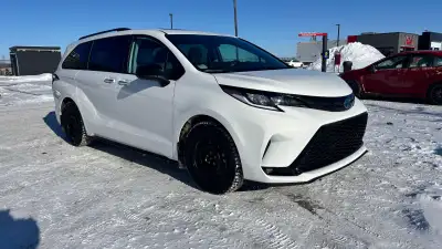 Available for Lease Takeover: 2025 Toyota Sienna AWD Hybrid XSE Technology, 7 seats - as NEW (2 mont...