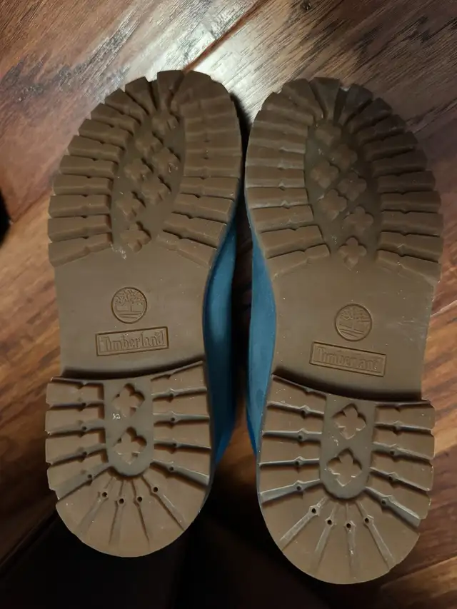 Timberland Boots (Kids Size 7) in Women's - Shoes in Markham / York Region - Image 6