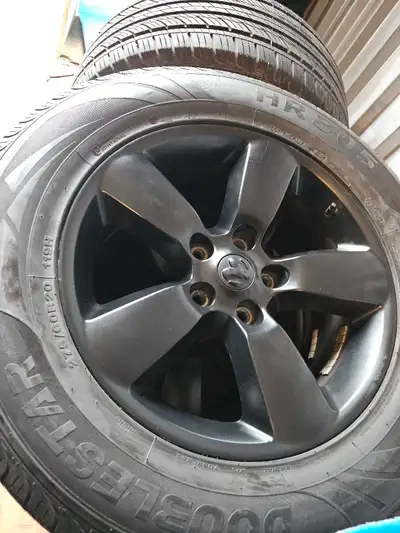 Set of almost new tires 275 60 20 Black dodge ram 20 inch rims 6x139.7 bolt pattern Fits all 5 bolt...