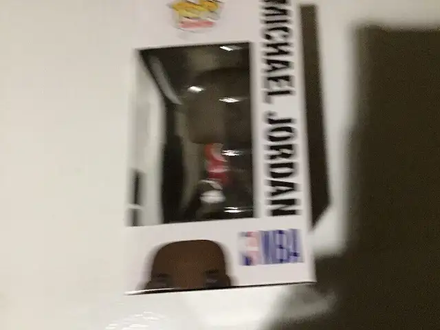 Funko Pop Basketball#54 Michael Jordan Chicago Bulls w/Protector in Arts & Collectibles in Longueuil / South Shore - Image 6