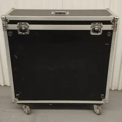 Midas M32 digital mixing console + road case with dog house, View more