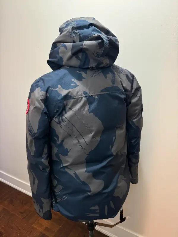 Canada Goose Men's Maitland Parka XS Blue Camouflage in Men's in City of Toronto - Image 5