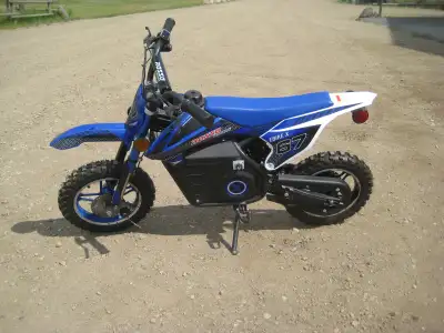 New Rosso 800w Electric Dirt Bike Nice small starter bike for little riders out there. Good battery...
