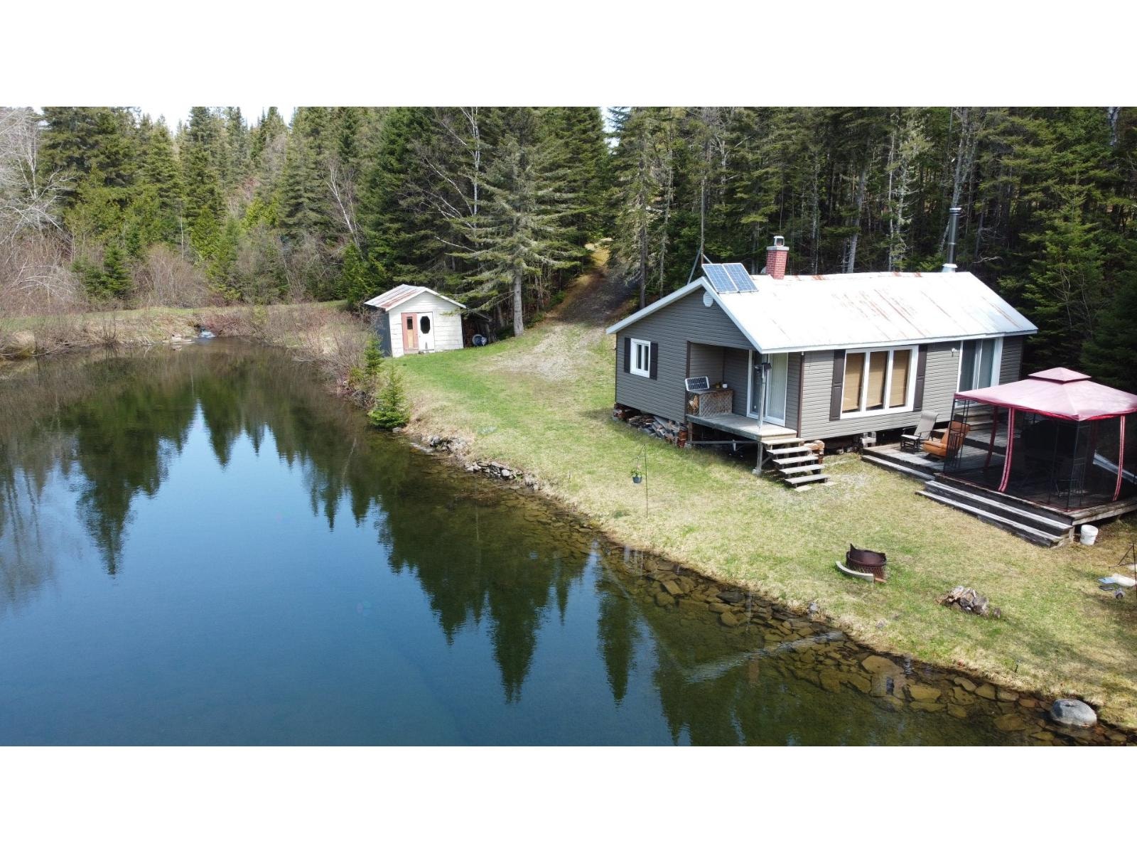 Domaine de Chasse – 56 Acres + Chalet – Gaspésie — photo 3