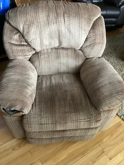 Free Recliner , View more