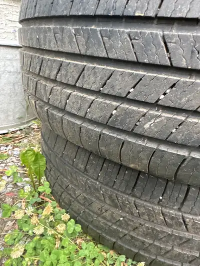 215/65R17 TIRES X2 - bought for 2018 VW Tiguan, lightly used. Still excellent tread