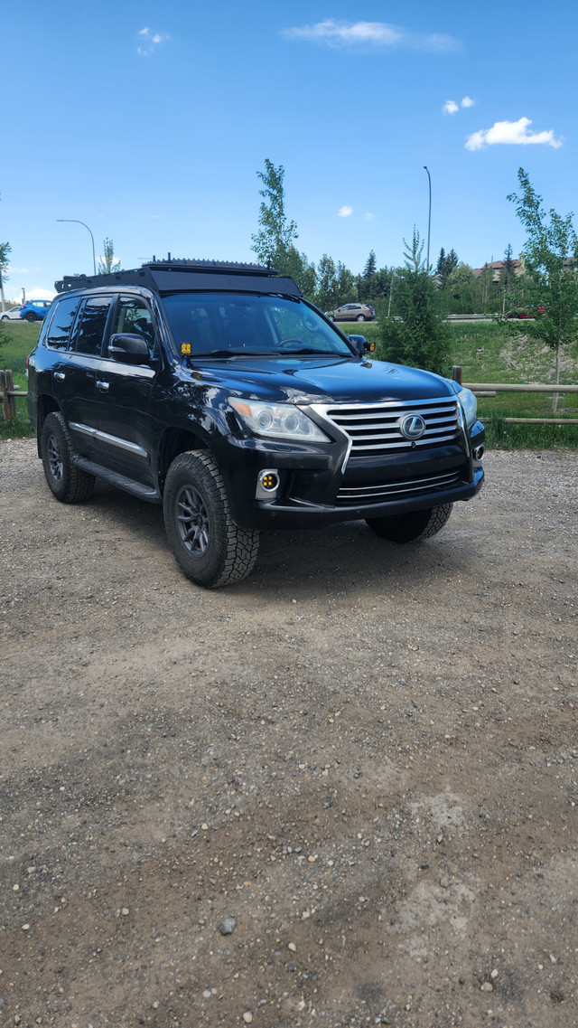 2013 Lexus LX570 Premium in Cars & Trucks in Calgary - Image 2