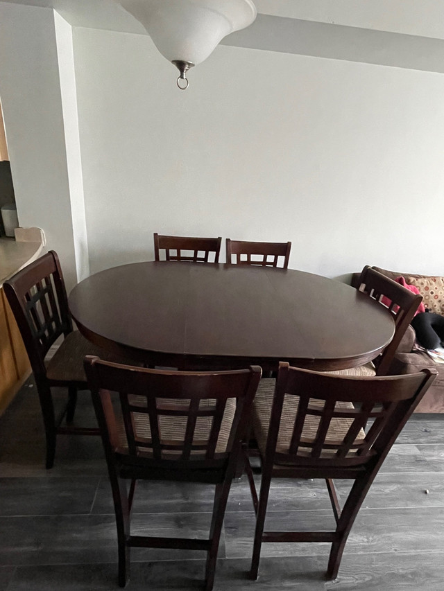 BREAKFAST DINING TABLE & 6 CHAIRS in Dining Tables & Sets in Mississauga / Peel Region - Image 3