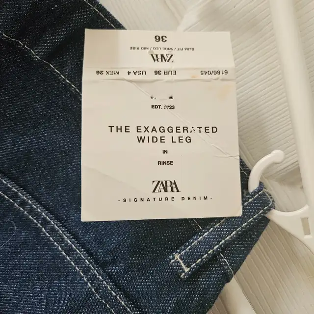 Wide leg women's jeans in Women's - Bottoms in Oshawa / Durham Region - Image 6