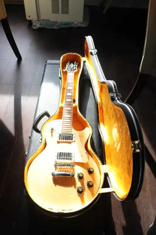 Les Paul Japanese Vintage Electric Guitar– Granada in Guitars in Hamilton - Image 3
