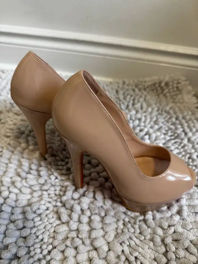 Christian Louboutin Heels in Women's - Shoes in City of Toronto - Image 4