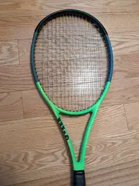 Wilson blade v7 tennis racquet. 