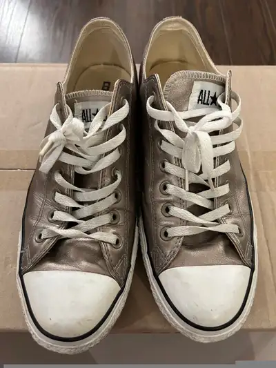 Converse shoes (size 10M) Rare color, View more