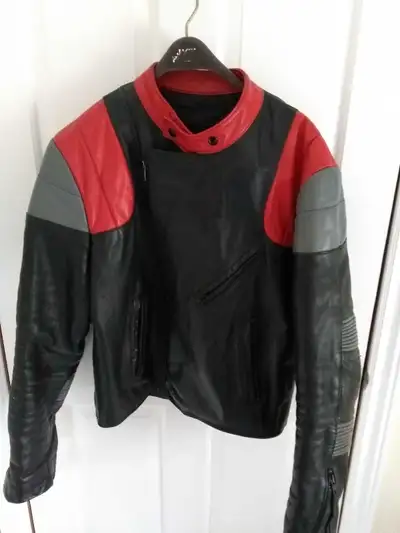 Leather motorcycle jacket made by Bristol (Made in Canada) Size 44, In almost new condition.