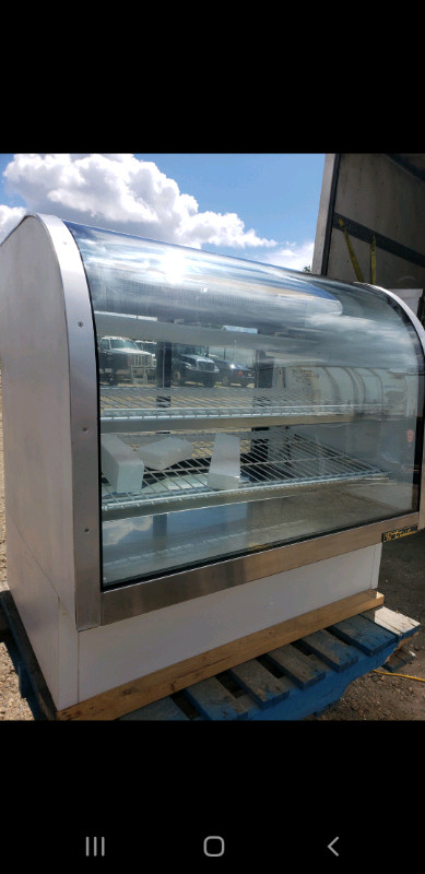 True glass refrigerated case in Industrial Kitchen Supplies in Edmonton - Image 2