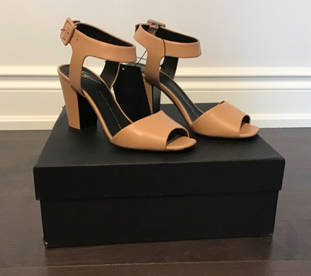 Giuseppe Zanotti Beige Leather Heels (6.5) dans Femmes - Chaussures  à Région d’Oakville/Halton