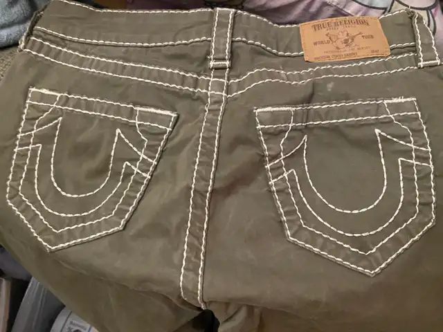 True Religion Curvy Skinny Jeans in Women's - Bottoms in Edmonton - Image 4