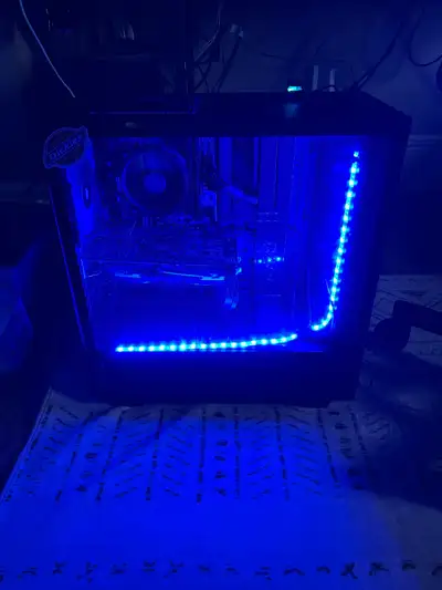 -gaming pc -works well -rx 570 -ddr4 ram 16gb 2 sticks -512gb ssd -ryzen 5 -B450 motherboard i belie...
