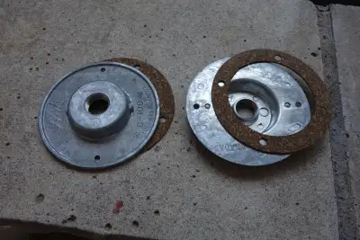 2 @ DUSTPROOF ROUND ELECTRICAL COVER WITH GASKET., View more