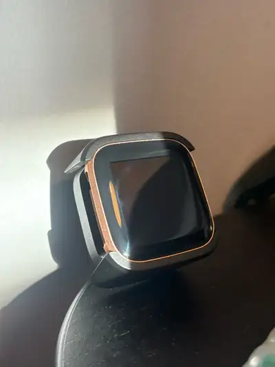 Montre intelligente - Fitbit Versa 2, View more