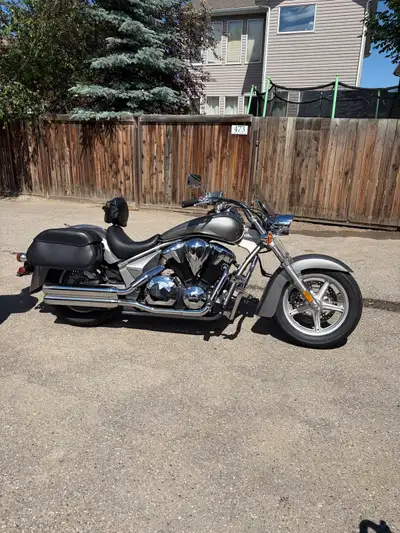 2012 Honda Stateline 1300, 30K km, upgraded memory foam seat, upgraded LED headlight, tombstone or c...