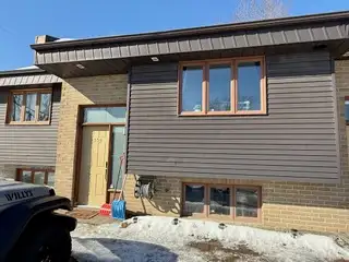 -Maison de ville à louer pour juin ou juillet 2026. -Possibilité de location à long terme sans augme...