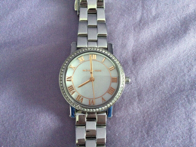 Michael Kors Ladies Watch in Jewellery & Watches in Oshawa / Durham Region - Image 2