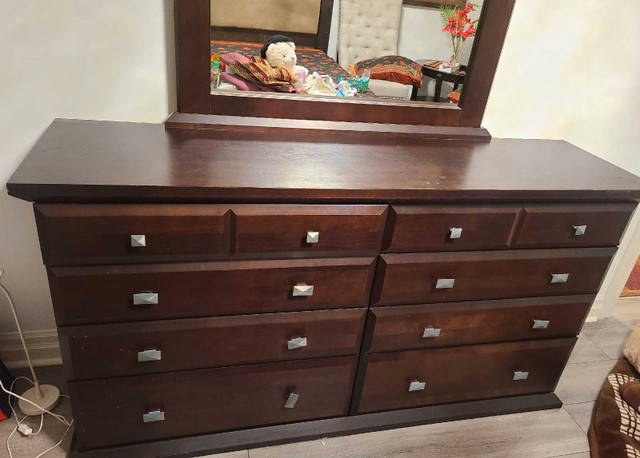 bedroom set queen $750 in Beds & Mattresses in Hamilton - Image 3