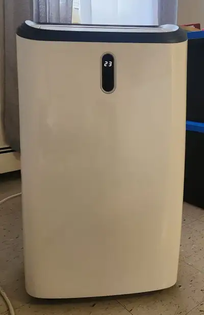 Portable Apartment Air Conditioner 14,000 BTU *AMOST NEW*, View more