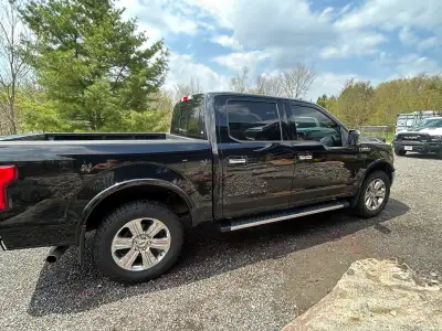 FOR SALE: 2018 Ford F-150 Lariat Beautiful, clean, and very well kept truck with only 73,000 KM! Pow...
