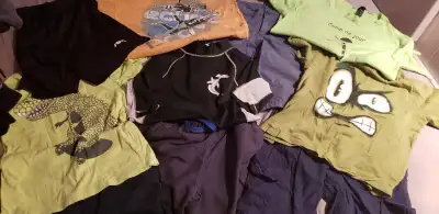 Lot de vêtements d'été garçon 5-6 ans, View more